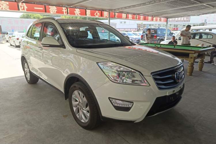Used BAIC Weiwang S50 2016 1.5T Manual Joyful Luxury Edition Front Right 45 Deg