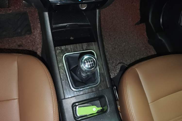 Used BAIC Weiwang S50 2016 1.5T Manual Lede Premium Edition Gear Lever