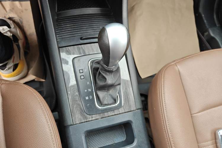 Used BAIC Weiwang S50 2016 1.5T CVT Joyful Luxury Model Gear Lever