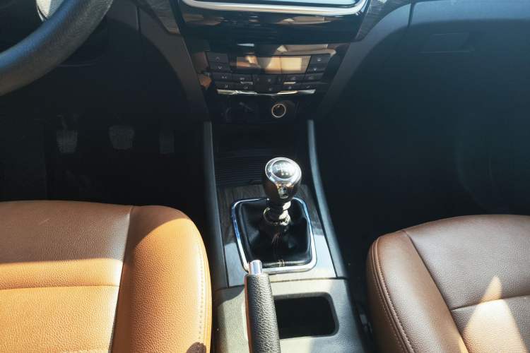 Used BAIC Weiwang S50 2016 1.5T Manual Joyful Luxury Edition Gear Lever