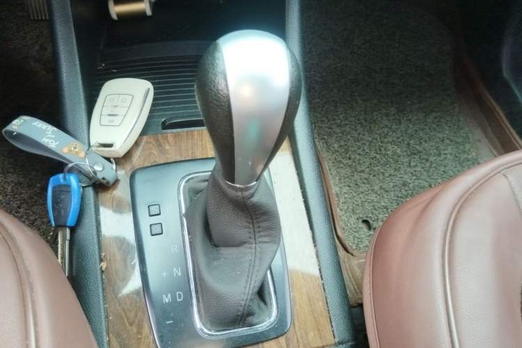 Used BAIC Weiwang S50 2016 1.5T CVT Joyful Premium Edition Gear Lever