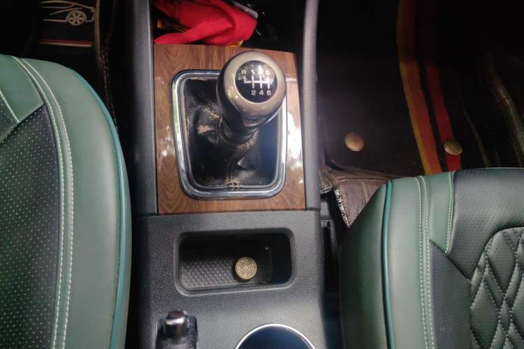 Used BAIC Weiwang S50 2016 1.5T Manual Joyful Premium Edition Gear Lever