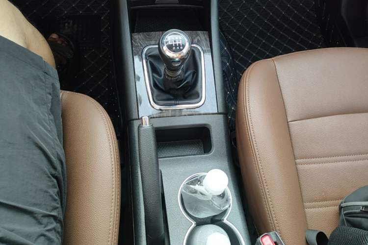 Used BAIC Weiwang S50 2016 1.5T Manual Joyful Premium Edition Gear Lever