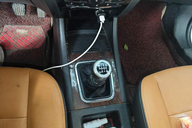 Used BAIC Weiwang S50 2016 1.5T Manual Joyful Premium Edition Gear Lever