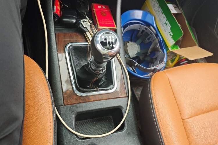Used BAIC Weiwang S50 2016 1.5T Manual Joyful Premium Edition Gear Lever