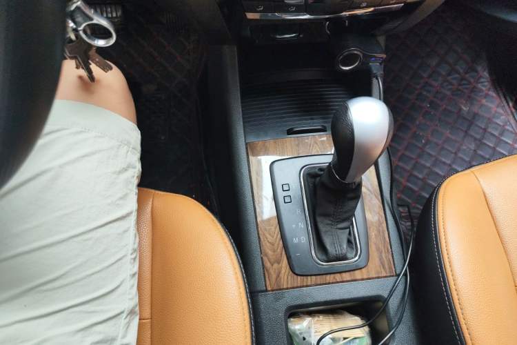 Used BAIC Weiwang S50 2016 1.5T CVT Joyful Elite Edition Gear Lever