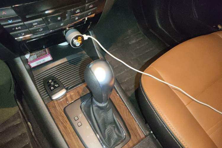 Used BAIC Weiwang S50 2016 1.5T CVT Joyful Premium Edition Gear Lever