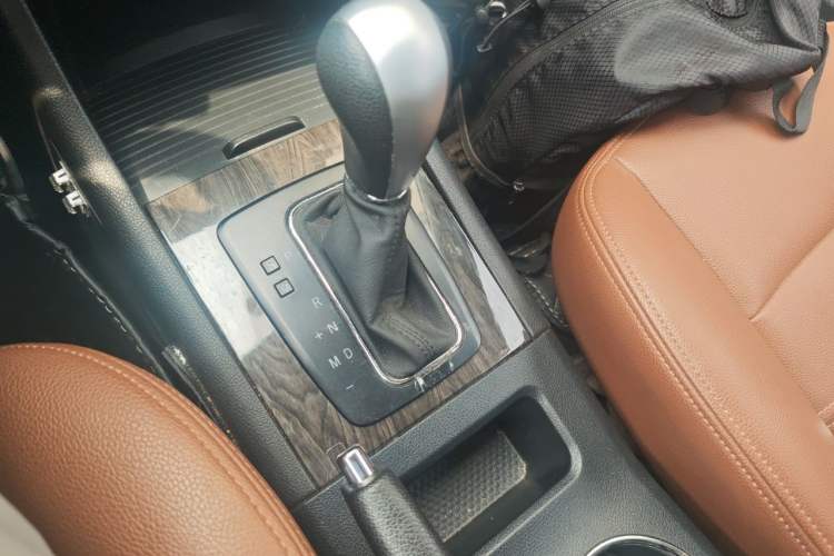 Used BAIC Weiwang S50 2016 1.5T CVT Joyful Luxury Model Gear Lever