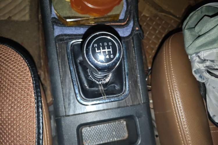 Used BAIC Weiwang S50 2016 1.5T Manual Joyful Premium Edition Gear Lever