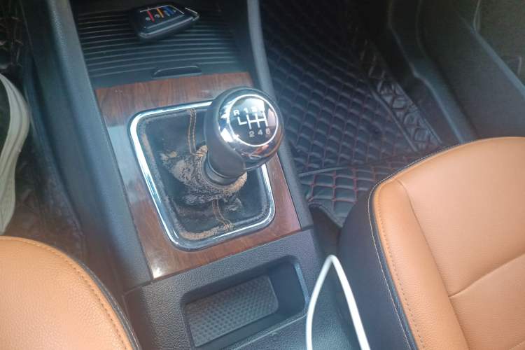 Used BAIC Weiwang S50 2016 1.5T Manual Joyful Premium Edition Gear Lever