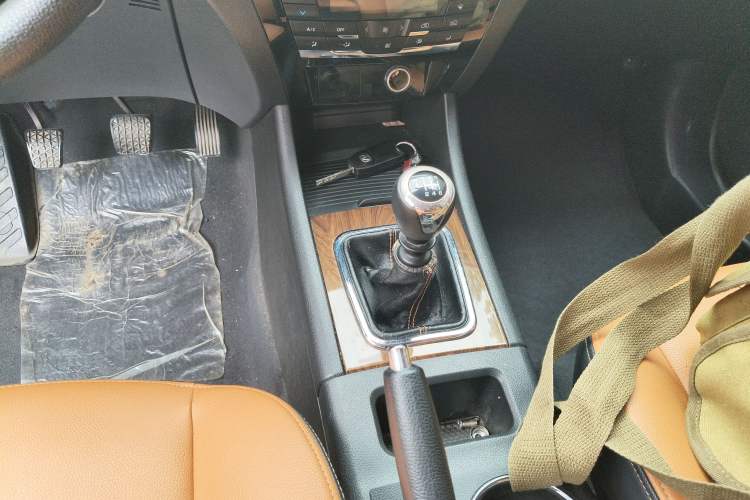 Used BAIC Weiwang S50 2016 1.5T Manual Happy Motion Superior Edition Gear Lever