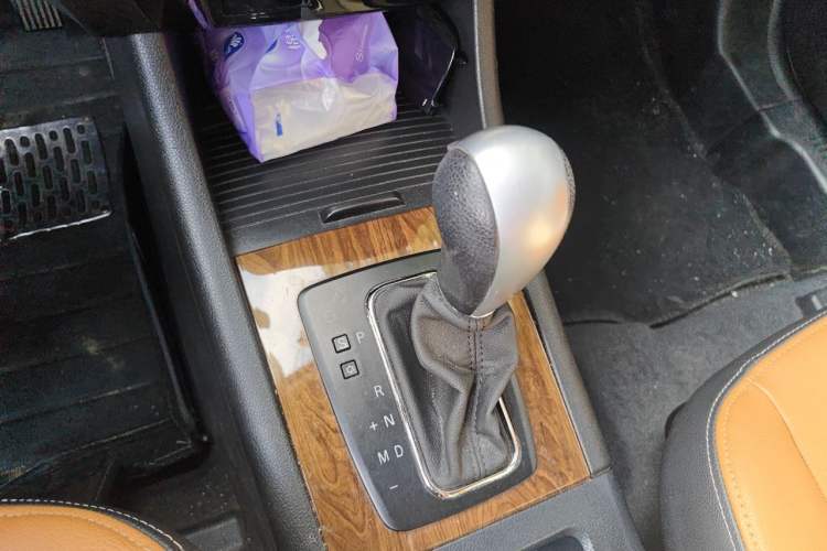 Used BAIC Weiwang S50 2016 1.5T CVT Joyful Elite Edition Gear Lever