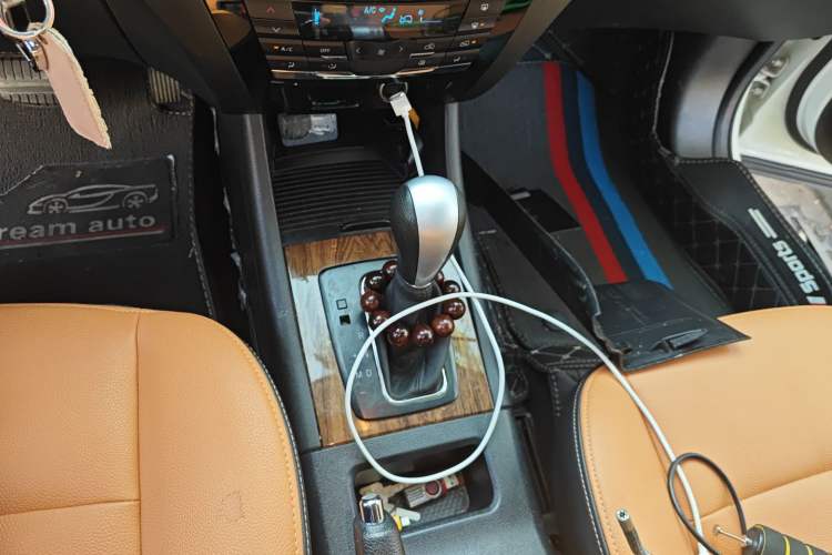 Used BAIC Weiwang S50 2016 1.5T CVT Joyful Elite Edition Gear Lever