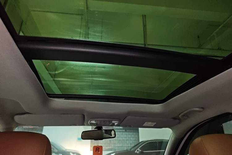 Used BAIC Weiwang S50 2016 1.5T Manual Lede Premium Edition Headliner