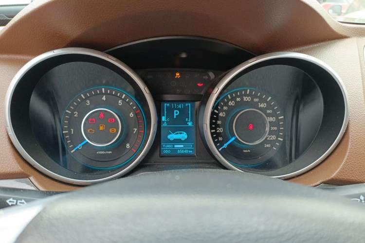 Used BAIC Weiwang S50 2016 1.5T CVT Joyful Luxury Model Instrument Cluster