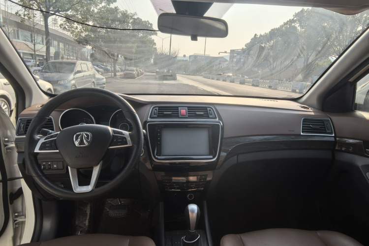 Used BAIC Weiwang S50 2016 1.5T CVT Joyful Luxury Model Interior 1