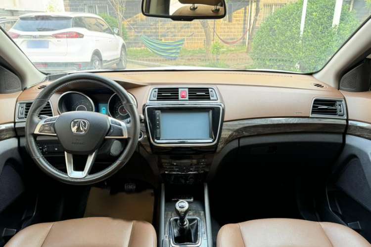 Used BAIC Weiwang S50 2016 1.5T Manual Lede Premium Edition Interior 2