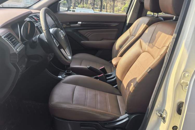 Used BAIC Weiwang S50 2016 1.5T CVT Joyful Luxury Model Interior 2