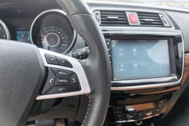 Used BAIC Weiwang S50 2016 1.5T CVT Joyful Premium Edition Interior 5