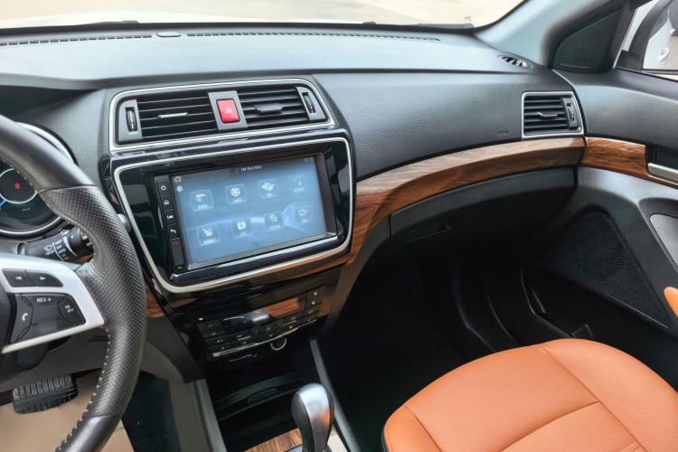 Used BAIC Weiwang S50 2016 1.5T CVT Joyful Premium Edition Interior 6