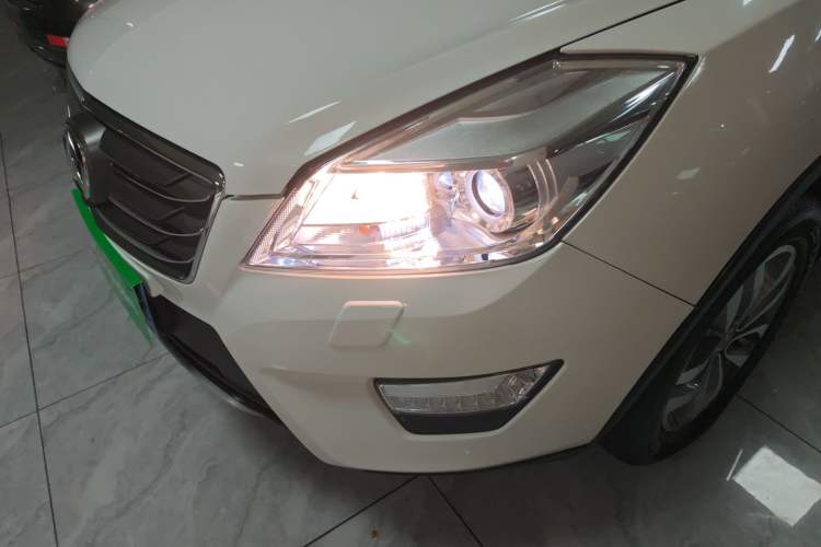 Used BAIC Weiwang S50 2016 1.5T Manual Lede Premium Edition Left Front Headlight