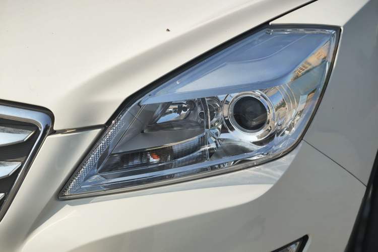 Used BAIC Weiwang S50 2016 1.5T Manual Joyful Luxury Edition Left Front Headlight