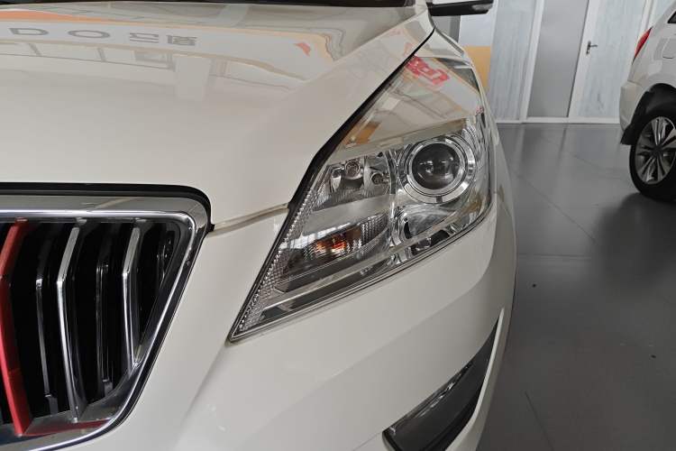 Used BAIC Weiwang S50 2016 1.5T Manual Joyful Elite Edition Left Front Headlight