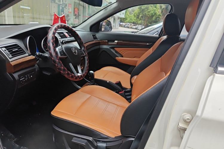 Used BAIC Weiwang S50 2016 1.5T CVT Joyful Elite Edition Left Front Seat