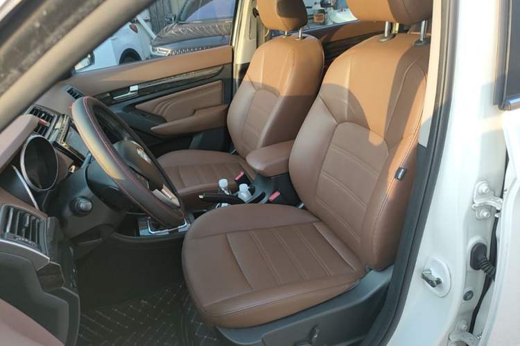 Used BAIC Weiwang S50 2016 1.5T Manual Joyful Premium Edition Left Front Seat