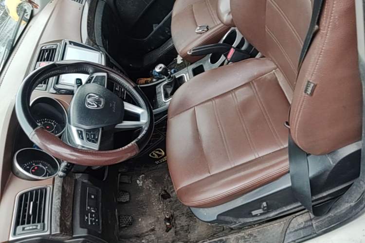 Used BAIC Weiwang S50 2016 1.5T Manual Lede Premium Edition Left Front Seat