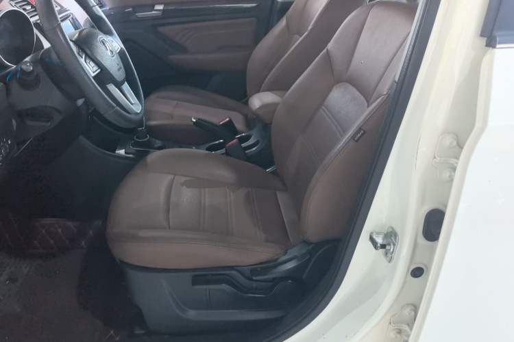 Used BAIC Weiwang S50 2016 1.5T CVT Joyful Luxury Model Left Front Seat