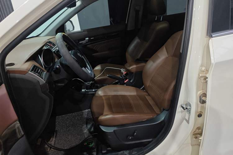 Used BAIC Weiwang S50 2016 1.5T Manual Lede Premium Edition Left Front Seat