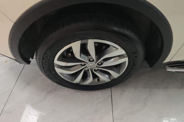 Used BAIC Weiwang S50 2016 1.5T Manual Lede Premium Edition Left Front Wheel Hub