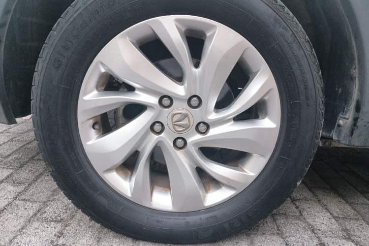 Used BAIC Weiwang S50 2016 1.5T CVT Joyful Luxury Model Left Front Wheel Hub