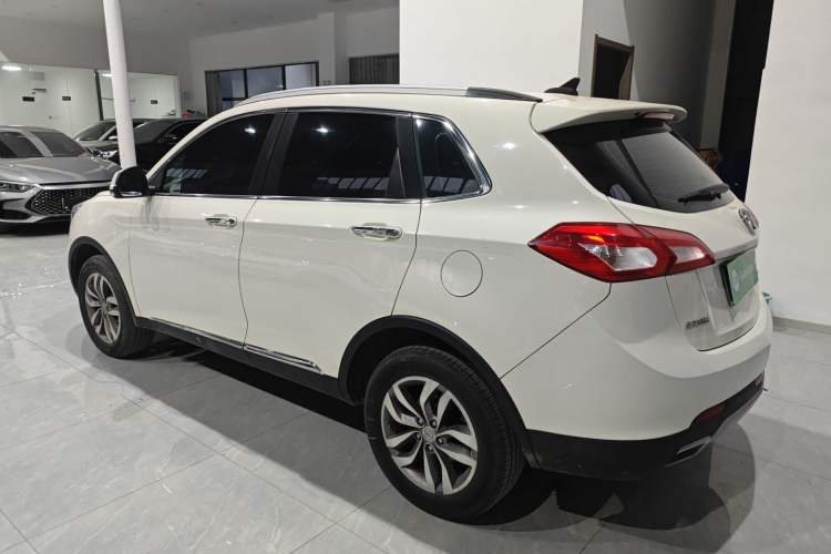 Used BAIC Weiwang S50 2016 1.5T Manual Lede Premium Edition Left Side