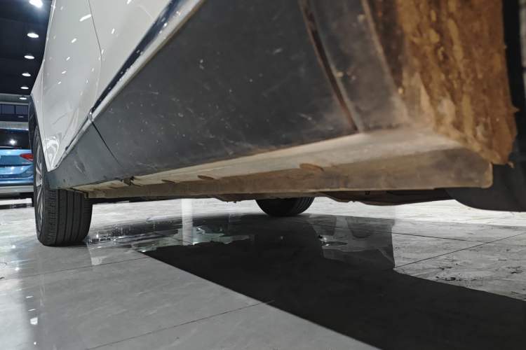 Used BAIC Weiwang S50 2016 1.5T Manual Lede Premium Edition Left Side Sill