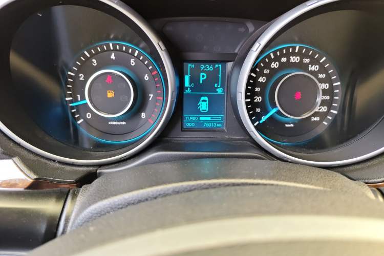 Used BAIC Weiwang S50 2016 1.5T CVT Joyful Elite Edition Odometer Close Up