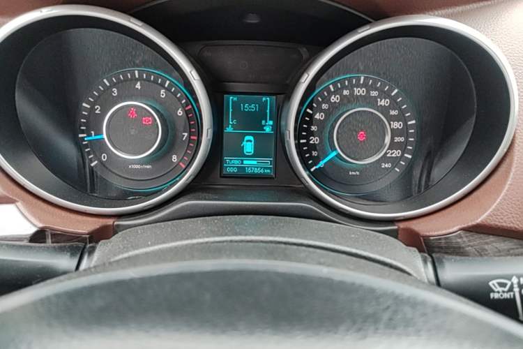 Used BAIC Weiwang S50 2016 1.5T Manual Lede Premium Edition Odometer Close Up