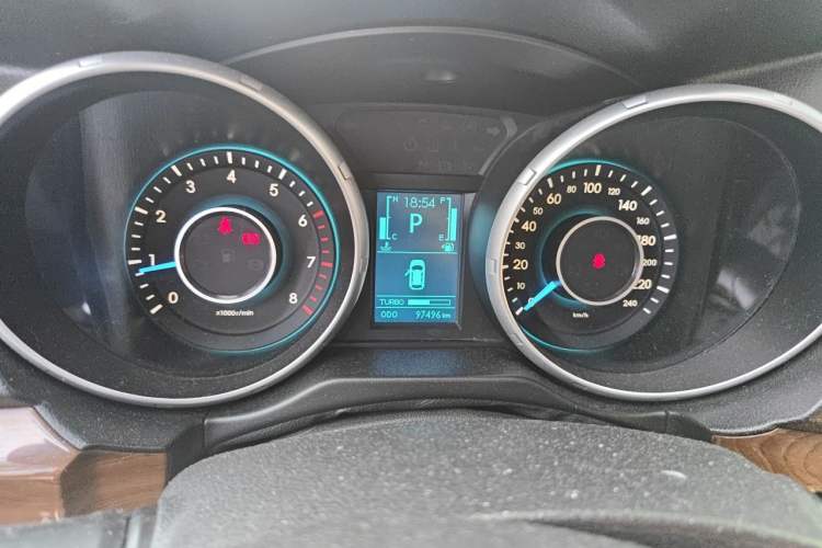 Used BAIC Weiwang S50 2016 1.5T CVT Joyful Elite Edition Odometer Close Up