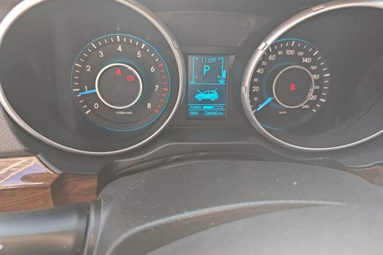 Used BAIC Weiwang S50 2016 1.5T CVT Joyful Elite Edition Odometer Close Up