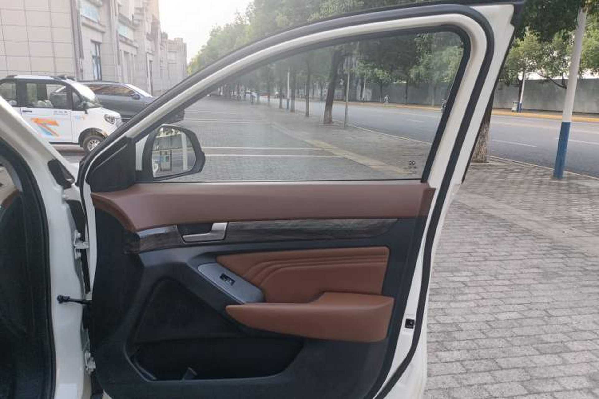 Used BAIC Weiwang S50 2016 1.5T CVT Joyful Luxury Model Right Front Door Interior