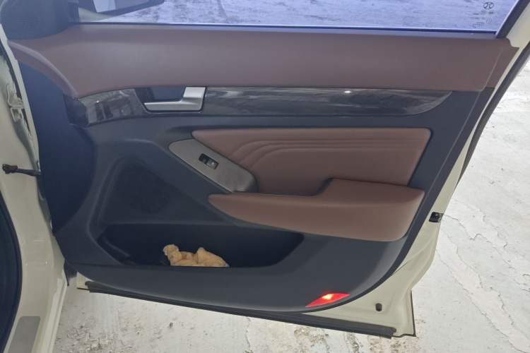 Used BAIC Weiwang S50 2016 1.5T CVT Joyful Premium Edition Right Front Door Interior