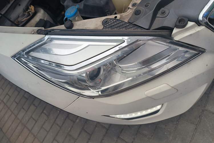 Used BAIC Weiwang S50 2016 1.5T Manual Lede Premium Edition Right Front Headlight