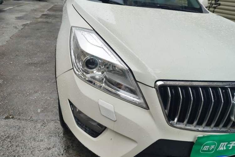 Used BAIC Weiwang S50 2016 1.5T CVT Joyful Elite Edition Right Front Headlight