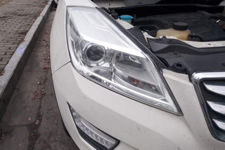 Used BAIC Weiwang S50 2016 1.5T CVT Joyful Luxury Model Right Front Headlight