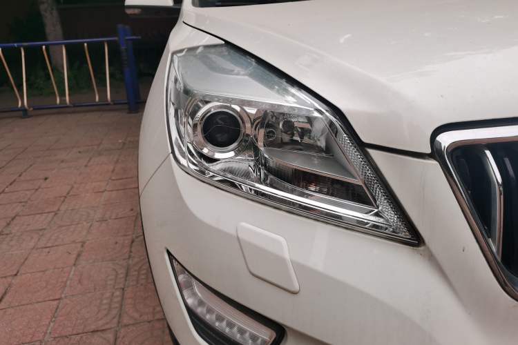 Used BAIC Weiwang S50 2016 1.5T Manual Joyful Premium Edition Right Front Headlight