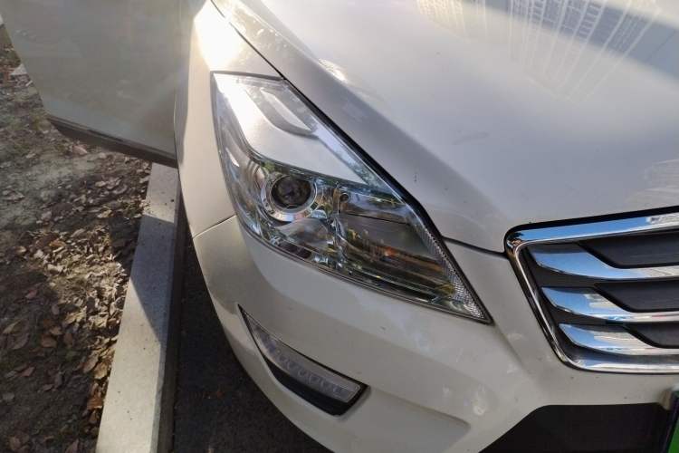 Used BAIC Weiwang S50 2016 1.5T Manual Joyful Luxury Edition Right Front Headlight