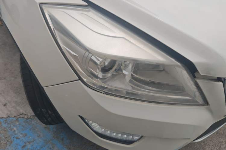 Used BAIC Weiwang S50 2016 1.5T CVT Joyful Luxury Model Right Front Headlight