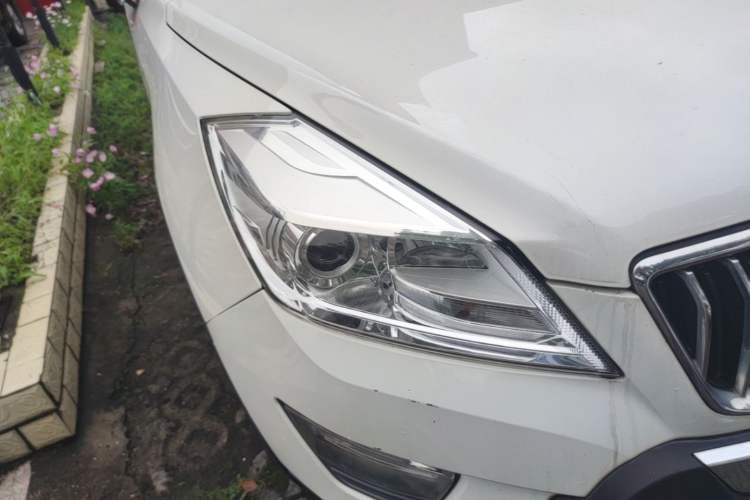 Used BAIC Weiwang S50 2016 1.5T Manual Joyful Comfort Model Right Front Headlight