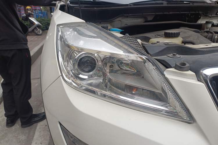 Used BAIC Weiwang S50 2016 1.5T CVT Joyful Elite Edition Right Front Headlight